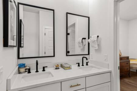 The Warhol - Pet-Friendly Apartment Бентонвіль Екстер'єр фото