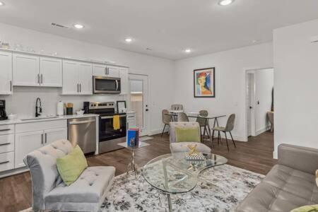 The Warhol - Pet-Friendly Apartment Бентонвіль Екстер'єр фото