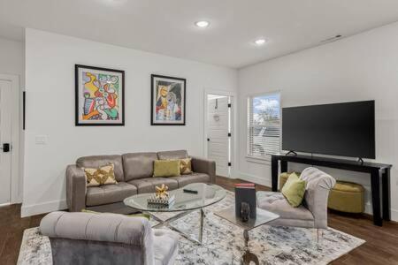 The Warhol - Pet-Friendly Apartment Бентонвіль Екстер'єр фото